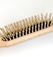 Biocare Smalle Houten Haarborstel Met Pinnen-2