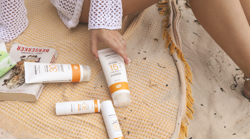 Beste zonnebrand bij zonneallergie: jeuk, bultjes & tips