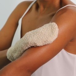 Green People Exfoliating Mitt-2
