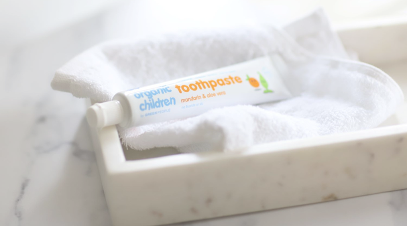 Fluoride in tandpasta, wel of niet schadelijk?