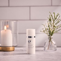 Green People Age Defy+ Brightening Moisturizer-2