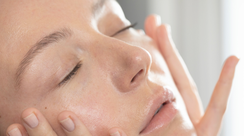 SKINFASTING – Wat is het en waarom stoppen vrouwen met het dragen van make-up?